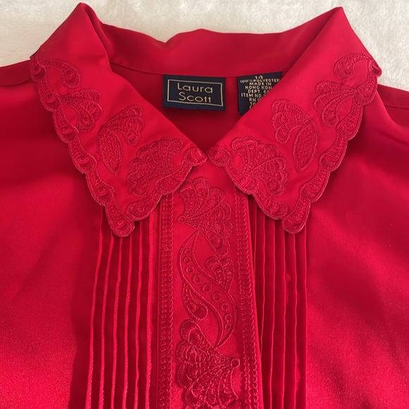Laura scott vintage red dress shirt with beautiful detail - Picture 3 of 5